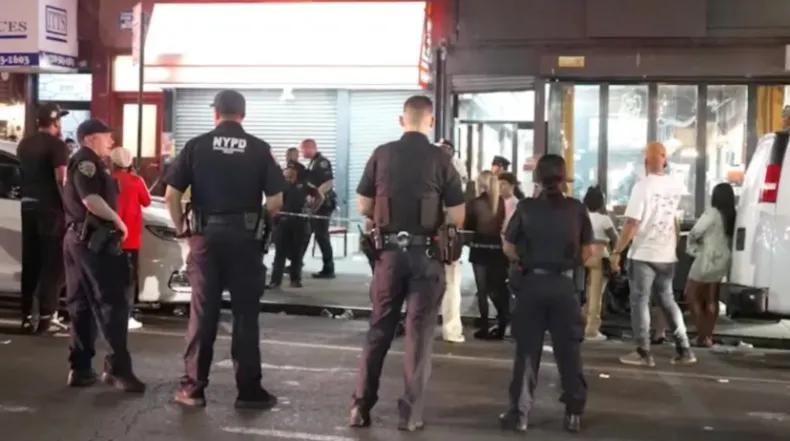 Feroz tiroteo en un restaurante de Nueva York: hay tres muertos y 11 heridos