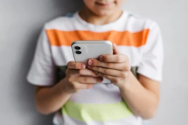 Lanzan una guía para proteger a niños y adolescentes de los deepfakes