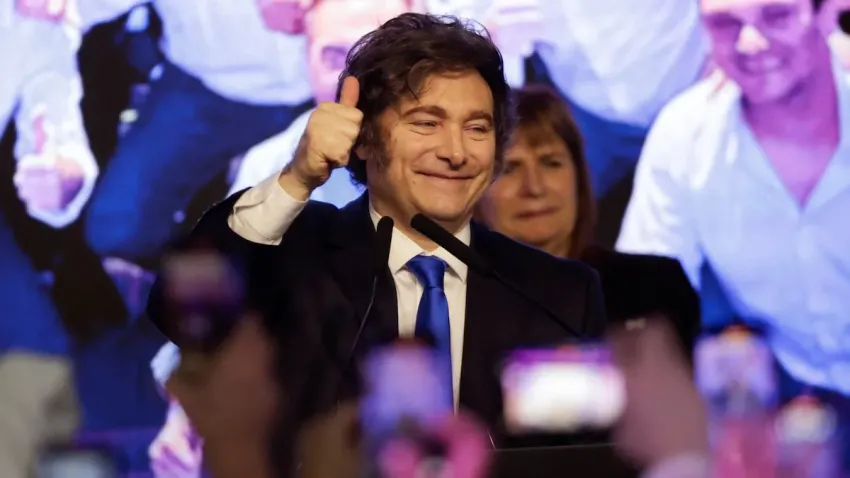 Milei avanza con su reforma laboral: busca flexibilizar el empleo y reducir la informalidad