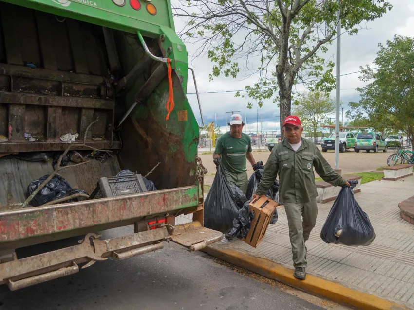 Corrientes: se duplicó la cantidad de residuos recolectados en la vía pública en estos días de lluvias