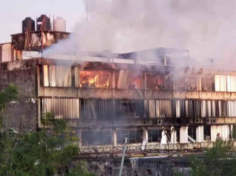 LA HISTORIA RECIENTE DEL VIEJO EDIFICIO MUNICIPAL: INCENDIOS, RIESGO DE DERRUMBE Y DEMOLICIÓN INMINENTE