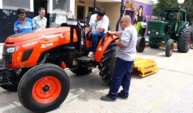 QUITILIPI INCORPORA DOS MÁQUINAS PARA SERVICIOS PÚBLICOS