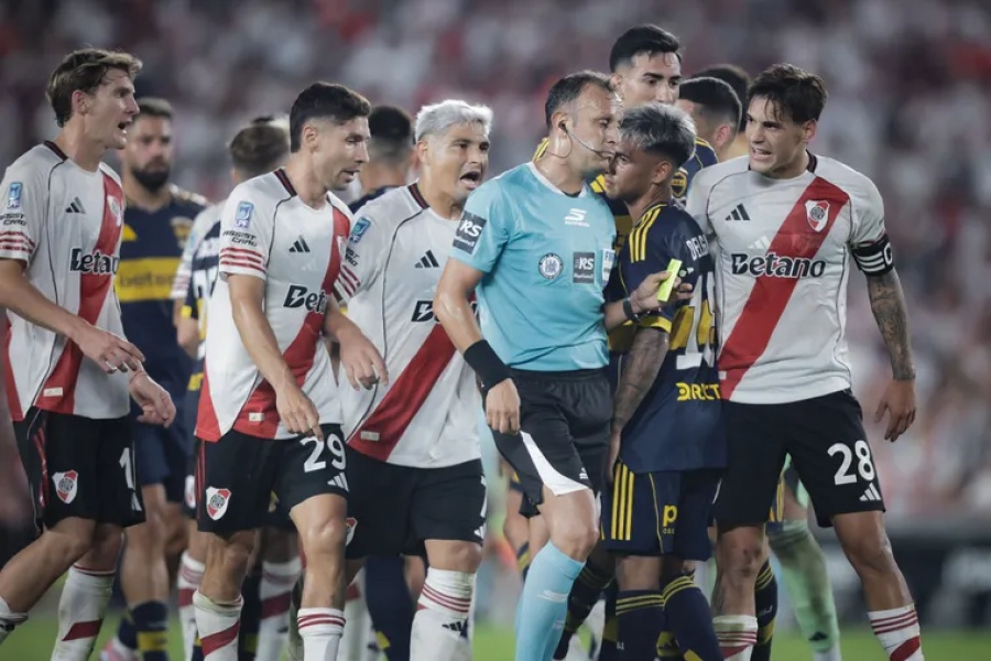 POLÉMICA EN EL SUPERCLÁSICO: “EN CÁMARA LENTA, TODAS SON FALTAS”