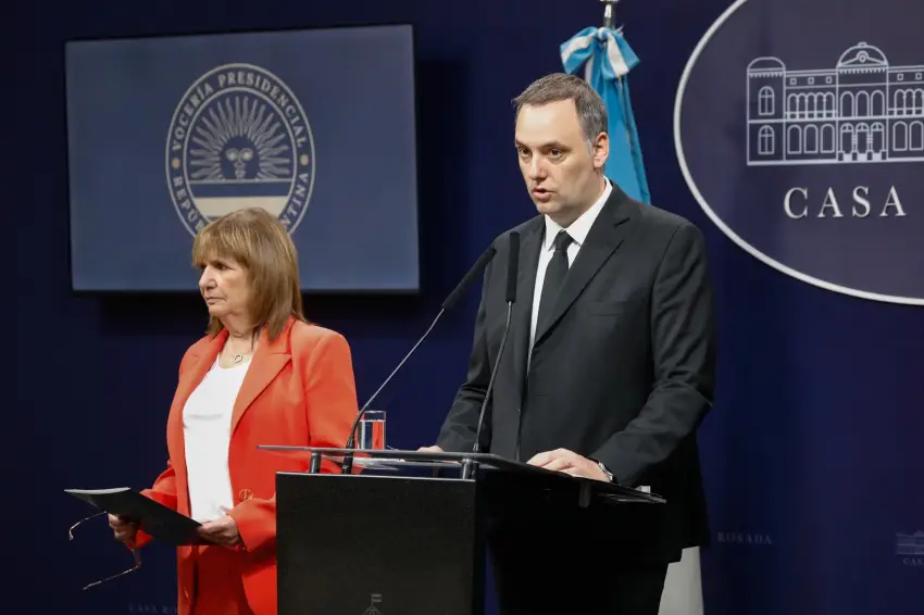 PATRICIA BULLRICH CONTRA ADORNI: “ESTO ES MÁS QUE UN ERROR”