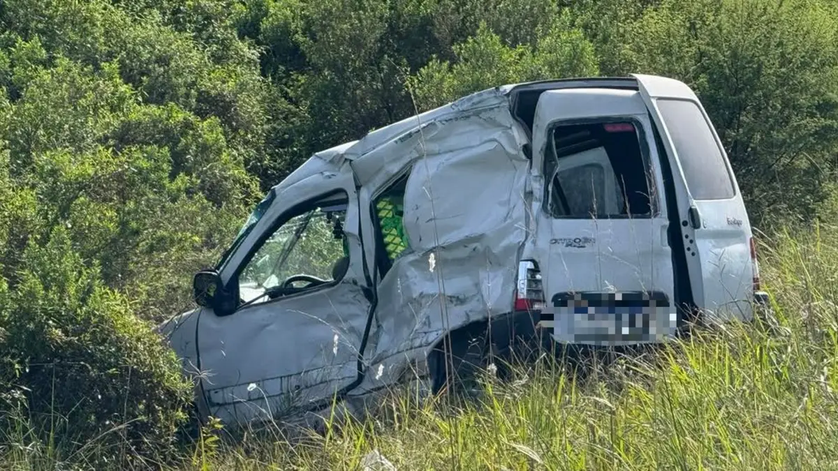 TRAGEDIA EN CORRIENTES: CHOQUE FRONTAL EN LA RUTA 27 DEJÓ DOS MUERTOS Y UN HERIDO GRAVE