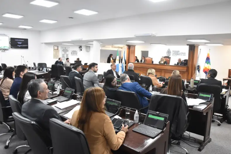 EL OFICIALISMO CONVOCÓ A UNA SESIÓN EXTRAORDINARIA PARA LA TARDE DE HOY