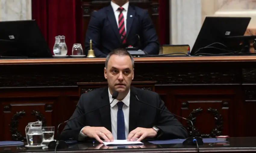 EL SENADO POSTERGÓ LA SESIÓN DE ESTE JUEVES Y DEFINE LA FECHA DE INTERPELACIÓN A ADORNI