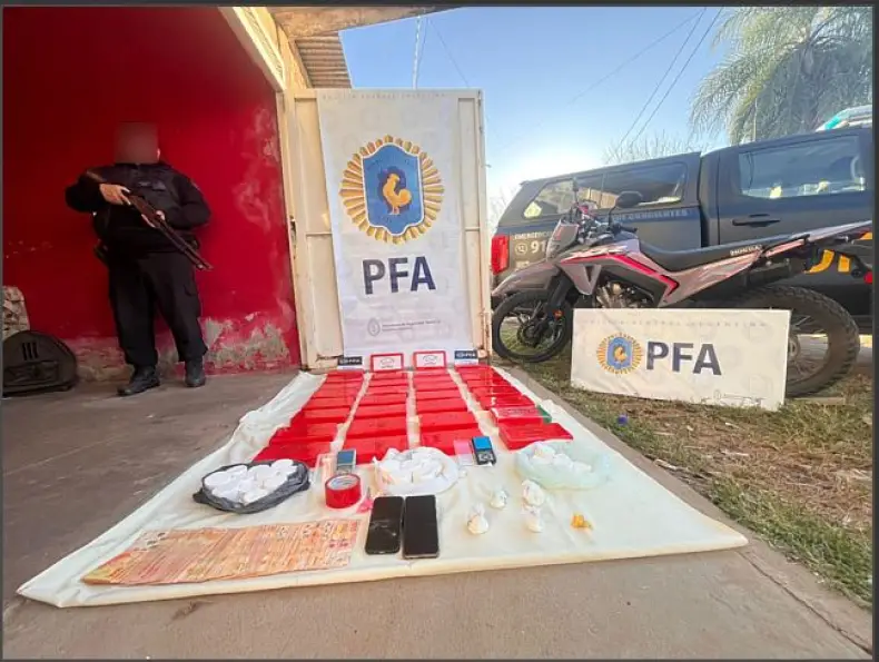 LA POLICÍA DE CORRIENTES SEPARÓ DE LA FUERZA A UNA OFICIAL DETENIDA EN UNA CAUSA FEDERAL