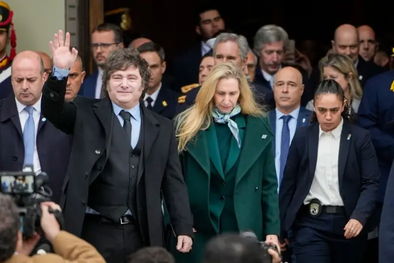 MILEI ENCABEZÓ UNA NUEVA REUNIÓN DE EQUIPO, LA PRIMERA CON SANTILLI COMO JEFE DE GABINETE