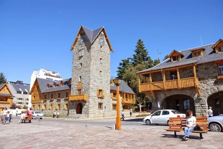 ACUSAN A UN PADRE DE ABUSAR DE ALUMNAS EN UN VIAJE DE EGRESADOS