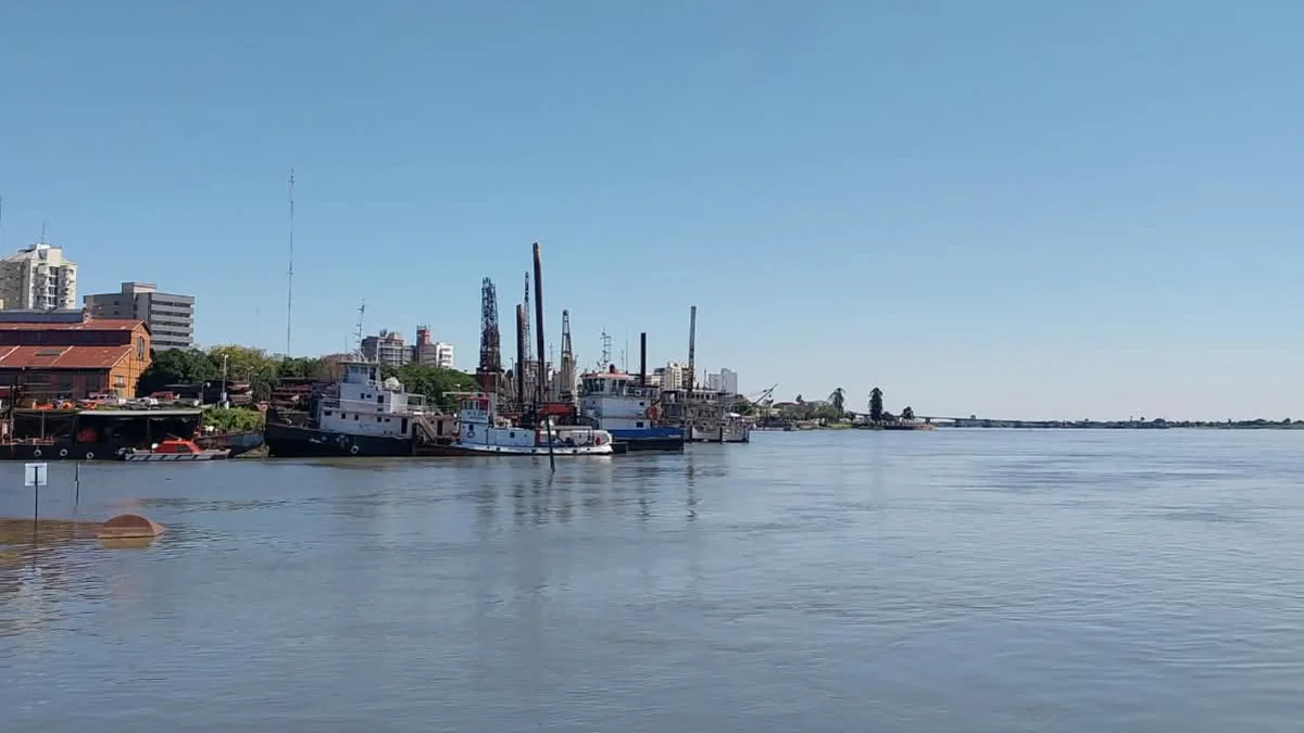 A QUÉ SE DEBE LA CRECIDA DEL RÍO PARANÁ EN CORRIENTES, SEGÚN ESPECIALISTAS